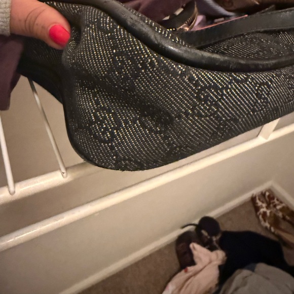 Gucci Black Monogram Shoulder Bag - Picture 9 of 13